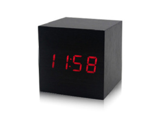 0.6-inch LED display clock-controlled radio program